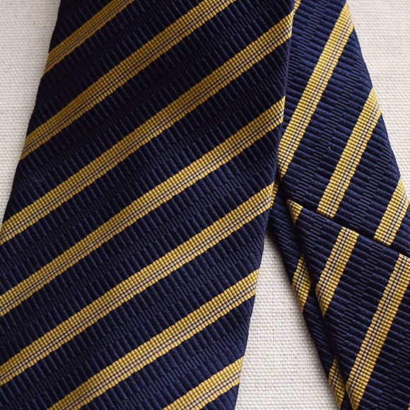 ETRO Gold Stripped Navy Silk Tie - Picture 4 of 4